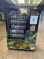 Distributeur automatique de cartes Pokémon avec système d'ascenseur, écran LCD tactile et surveillance à distance