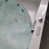 Baignoire autoportante de luxe en acrylique pour Spa, panneau en verre, baignoire de Massage, baignoire d'angle, bain à remous pour le trempage