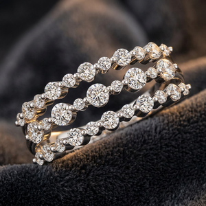 Anillo de Diamantes Cultivados en Laboratorio de Corte Redondo y Varias Hileras de Lujo para Mujer en Oro de 10K, 14K, 18K y Plata 925, 935 - Product Image 1