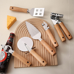 Juego de Utensilios de Cocina Mini de Acero Inoxidable con Mango de Madera de Haya, 6 Piezas: Espátula para Pizza, Rodillo, Cuchillo, Abrebotellas, Abrelatas - Product Image 1