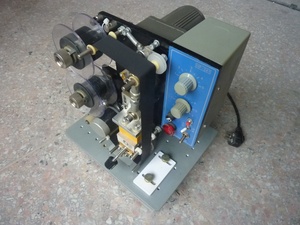 Machine d'impression de code de lot de machine de date d'expiration de ruban de codage imprimante à ruban électrique <span class=keywords><strong>1</strong></span>-3 lignes avec pédale - Product Image 2