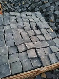 حجر بازلت أسود مطلق ذو سطح مشقوق طبيعي من شيامن هانغماو، حجر رصف مكعب 10×10×5 للبيع - Product Image 3
