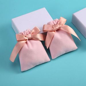 Sac à cordon en velours épais personnalisé avec logo, idéal pour bijoux (boucles d'oreilles, colliers, montres) et cadeaux, avec ruban et nœud. - Product Image 1