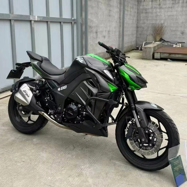 Kawasaki N19 Big Python Z1000 Second-hand Motorcycle with 400CC Engine, Powerful and Dynamic.