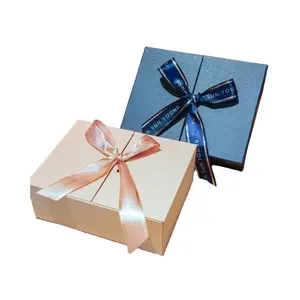 Caja de regalo de hombro de elevación de dos piezas de lujo respetuosa con el medio ambiente personalizada, caja de cuero de cartón para cosméticos