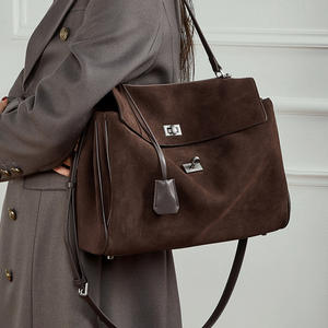 กระเป๋าโท้ทหนังแท้สำหรับผู้หญิง ดีไซน์หรูหรา หนังวัวฟรอสต์คุณภาพพรีเมียม ให้ความรู้สึกพรีเมียม ความจุเยอะ สะพายไหล่ข้างเดียวแบบกระเป๋าใต้วงแขน - Product Image 1