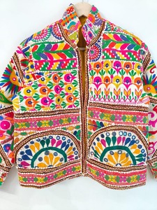 Chaqueta Blazer clásica de exportador indio para un estilo de oficina sin esfuerzo y trajes casuales inteligentes disponibles a granel - Product Image 2