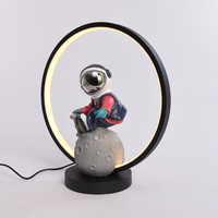 Cool Hip Hoop Espace Homme Statue Nuit Lampe Maison Chambre Table Décor Veilleuse Pour Cadeau D'anniversaire Astronaute Résine Figurine