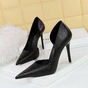 Stylish Simple and Sexy Nightclub Slimming Women Shoes with Super Thin <strong>Heels</strong> High <strong>Heels</strong> Shallow Toes and Cut-out <strong>Pumps</strong> - Product Image 5