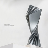 Trophée en résine haut de gamme au design créatif et irrégulier, trophée commémoratif pour employés, trophée de champion en résine pour personnalisation en petite série