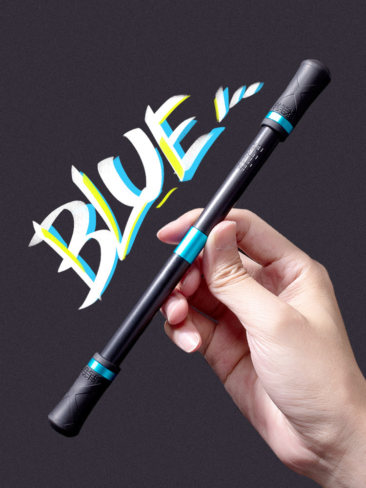 Noir avec des anneaux bleus