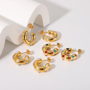 ต่างหูห่วงแฟชั่นชุบทอง18K ทำจากหินไข่มุกหลากสีทำจากทุบรูปตัว C สำหรับสาวๆงานเลี้ยงประจำวัน - Product Image 1