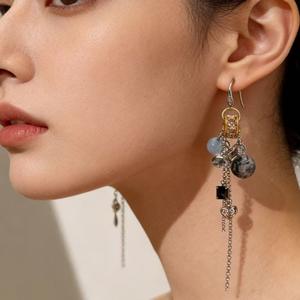 Boucles d'oreilles vintage en alliage plaqué argent antique pour femme, bijoux de fête avec breloque cœur et design à pompon - Product Image 3