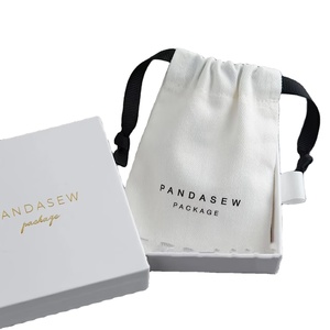 Sacs à poussière personnalisés en coton naturel imprimé avec logo, pochettes de luxe en toile à cordon pour chaussures et bottes - Product Image 1