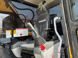 Excavatrice sur chenilles Komatsu PC210 d'occasion, excavatrice japonaise d'origine pour les travaux de construction lourds et les travaux de terrassement à vendre - Product Image 4