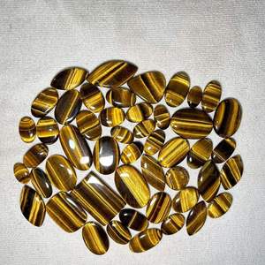 Piedra Preciosa Natural de Ojo de Tigre Amarillo Dorado de la Mejor Calidad, Corte Cabujón, Forma Mixta, Procedente de Rajasthan, para la Elaboración de Joyas - Product Image 3