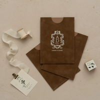 Pochettes d'invitation personnalisées exquises avec monogramme doré, enveloppes semi-pliées en velours pressé à chaud, pochettes d'invitation de mariage