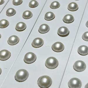 ไข่มุกน้ำเค็มจูจี้สีขาวธรรมชาติจากออสเตรเลีย ขนาด 10-15 มม. แต่ละเม็ดมีแสงสีขาวเย็นที่แข็งแรง พร้อมสีชมพูอ่อนที่มีตำหนิเล็กน้อย - Product Image 2