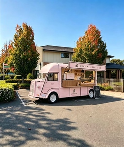 Camion de restauration mobile rose rétro personnalisé avec vitrine à beignets en verre, bar à café et expresso pour Cinema <span class=keywords><strong>Plaza</strong></span> - Product Image 2