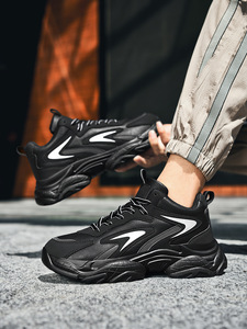 รองเท้าผ้าใบผู้ชายใส่สบาย รองเท้าลำลองแบบสวม ไม่ลื่น น้ำหนักเบา เหมาะสำหรับเดิน วิ่ง ออกกำลังกายกลางแจ้ง สำหรับวัยกลางคน - Product Image 2