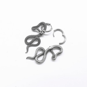 Pendientes colgantes de serpiente yunique, diseño de animales en acero de titanio, joyería de moda unisex - Product Image 3