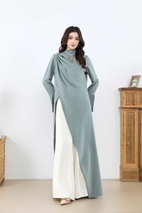 Ensemble Modeste pour Femmes Musulmanes : Tunique Unique à Fente Latérale et Pantalon Ample Personnalisable - Product Image 6