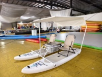 Nouveau Bateau Gonflable DWF à Double Coque avec Table et Sac de Rangement en PVC, Conception Durable, Idéal pour les Excursions sur Lac et Complexes Hôteliers - Vente Flash