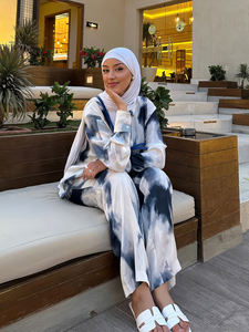 Ensemble Abaya Imprimé Tie-Dye Respirant Toutes Saisons 2 Pièces : Chemise Boutonnée en Satin et Pantalon Large Coupe Droite Modeste Décontracté Musulman - Product Image 4