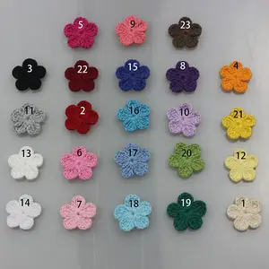 ZSY 3cm flores de ganchillo coloridas hechas a mano pequeños accesorios de flores de ganchillo para ropa bolsa zapatos y diademas