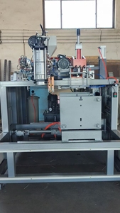 Machine automatique de moulage par extrusion soufflage Chine <span class=keywords><strong>Plastique</strong></span> HDPE 1L 2L 5L Jerrycan Barrel bouteille utilisée pour le roulement du moteur - Product Image 3