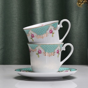 Juego de Tazas y Platos de Porcelana con Diseño Floral Cuadriculado en Rosa y Azul, Estilo Europeo, Venta Directa de Fábrica, Material Cerámico - Product Image 6