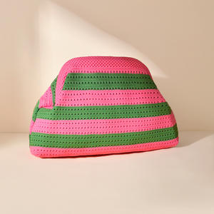 Atacado Moda Praia Malha Saco Nuvens Embreagem Grande Capacidade Diária Malha De Malha Oco Senhoras Embreagem Saco Cosmético - Product Image 5