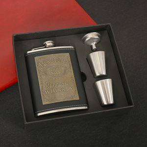 סט בקבוקי כיס ניידים 6-8 אונקיות, נירוסטה, אטומים לדליפות, עם עיטור עור, עבור רוסיה, אלט-א-בהיין, אמבסדור - Product Image 4