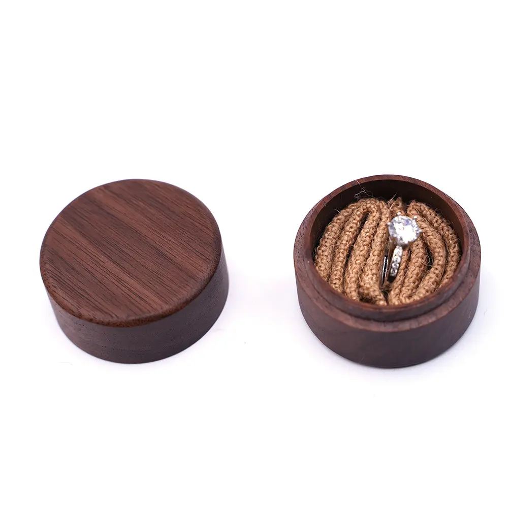 Personalizzare la confezione della collana di orecchini con anello regalo in legno massiccio vintage color marrone di alta qualità