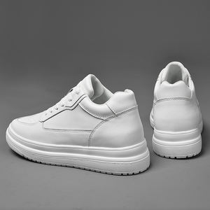 รองเท้าเพิ่มความสูงด้านในที่มองไม่เห็นรองเท้าส้นตึกสำหรับผู้ชายรองเท้าลำลองข้อสูงสีดำ - Product Image 3