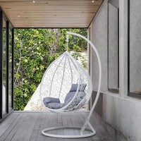 Fauteuil suspendu moderne en métal pour l'extérieur avec coussin anti-UV et imperméable, design artisanal écologique pour utilisation en parc