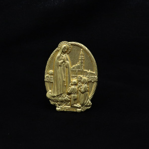 Colgante Religioso Vintage <span class=keywords><strong>de</strong></span> Aleación <span class=keywords><strong>de</strong></span> Zinc Chapado en Oro <span class=keywords><strong>de</strong></span> 18K con Relieve <span class=keywords><strong>de</strong></span> la <span class=keywords><strong>Virgen</strong></span> María para Decoración <span class=keywords><strong>de</strong></span> Automóviles - Product Image 4