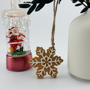 Handmade Custom Resin Hanging Snowflake Pendant High Quality Christmas Tree Decoration Ornament - Product Image 6