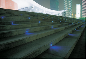 फैक्ट्री स्मार्ट सौर नेतृत्व वाली ट्रैफिक लाइट आउटडोर रास्ता सौर रोड स्टड - Product Image 4