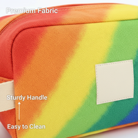 Pochette de maquillage personnalisée Royal Fair avec patch, rayures arc-en-ciel, doublure en toile et dragonne, pour le Mois de l'Orgueil et l'organisation de cosmétiques en voyage