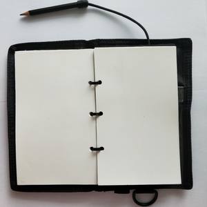 Carnet de notes noir ou rouge de 25 pages pour enregistrer et communiquer sous l'eau - Product Image 2