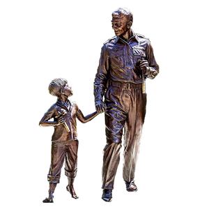 Sculpture en bronze agricole personnalisée Portrait de sport de campus gravure de casting de pompier en fibre de verre de l'armée rouge - Product Image 1