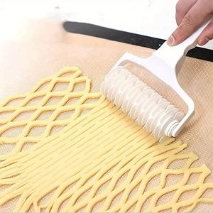Plastic Pizza Cutter Mesh Knife with Wire Drawing Spike Wave Pattern Dishwasher & Freezer Safe Large & Small Sizes - Product Image 4