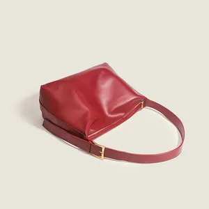 Hochwertige Kunstleder-Handtasche neue einfache Luxus-Design-Mode-Unterarmtasche täglich vielseitige Handtasche für Damen Reisen