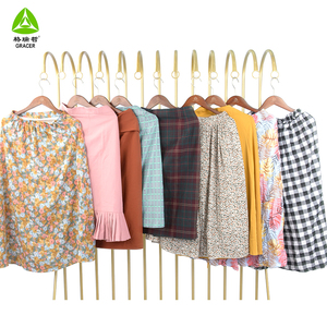 Gonne Corte Estive in Cotone alla Moda Gracer di Seconda Mano per Donna, Stili Misti Assortiti, Vendita all'Ingrosso, Adatte per 45kg - Product Image 1