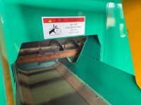 Épandeur d'aliments électrique pur sur mesure OEM/ODM avec réservoir en acier résistant à l'usure pour l'élevage