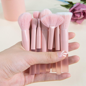 Schattige Roze Reizende Make-Upborstelset Draagbare 10 Stuks Eenvoudig Genomen Mini Volledige Volledige Functie Cosmetische Borstels Kit Met Tas - Product Image 1