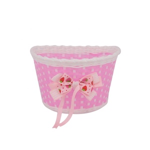 Ningbo HUALONG grips fabbricazione handcraft cartoon white wicker bike basket - Product Image 1
