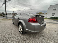 Dodge Avenger SXT 2012, berline 4 portes, conduite à gauche, sièges en cuir, bon rendement énergétique, climatisation, radio satellite, vente en gros, voiture d'occasion pas chère