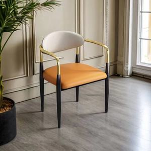 <span class=keywords><strong>Chaise</strong></span> de salle à manger au <span class=keywords><strong>design</strong></span> scandinave moderne avec revêtement en microfibre <span class=keywords><strong>et</strong></span> pieds en métal - Meubles de salle à manger décontractés haut de gamme pour la maison - Product Image 2